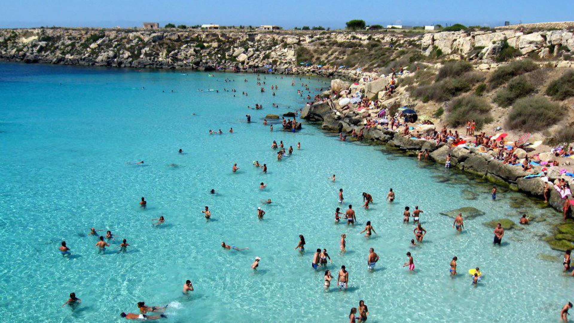 Cose da fare a Favignana: vacanze personalizzate per sportivi, giovani e  bambini